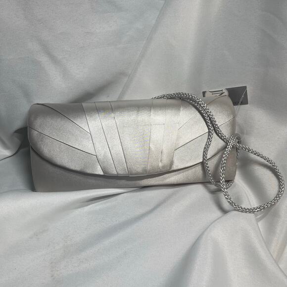 Jessica McClintock formal bag-Silver Small clutch -NWT  **FLAW*** - Picture 1 of 6